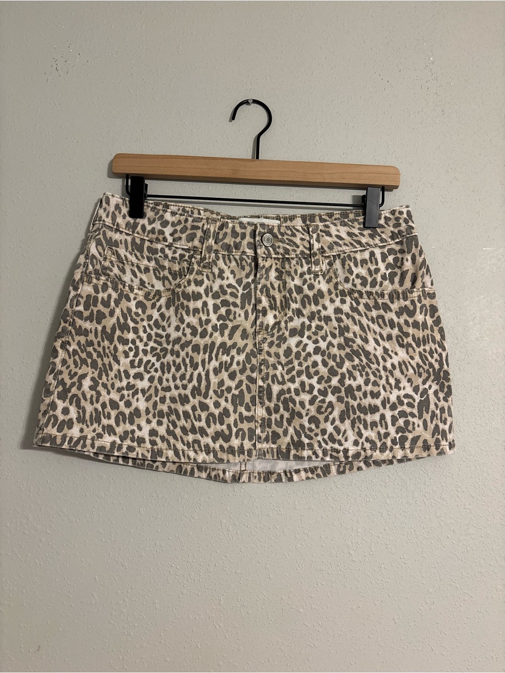 Hollister cheetah Tan and Brown Skirt